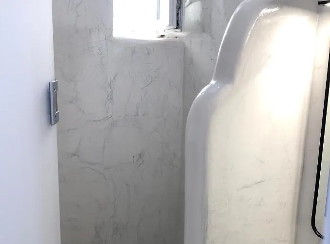 Lefteris Traditional