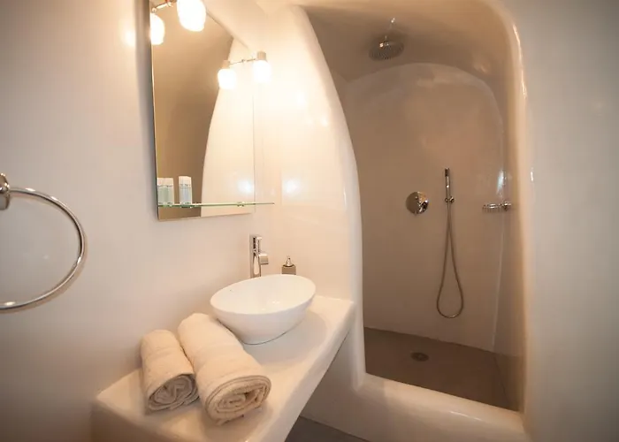 Lefteris Traditional 4*