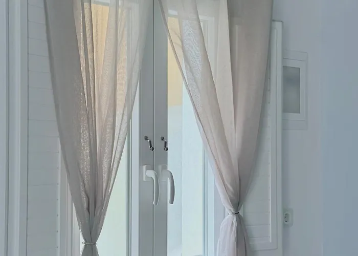 Lefteris Traditional 4* Fira (Santorini)