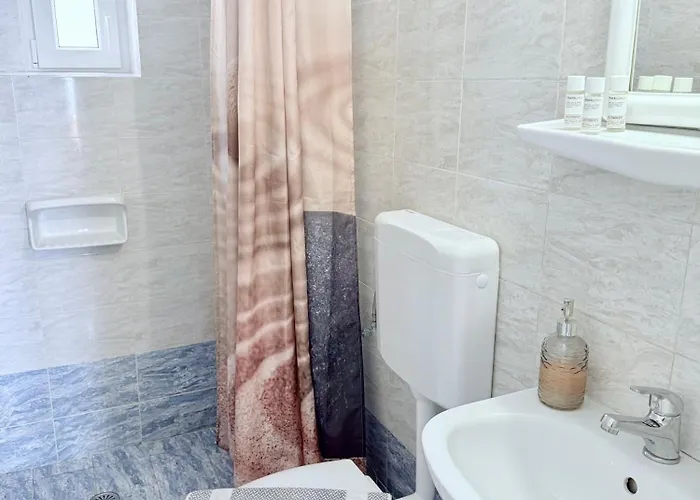 Lefteris Traditional 4*