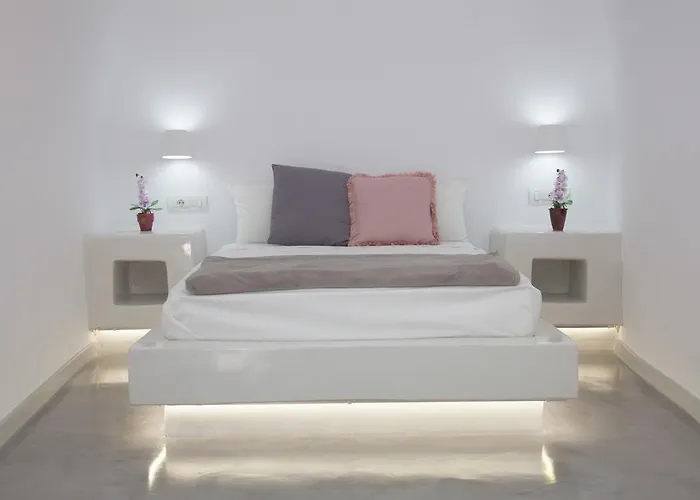 Lefteris Traditional Fira (Santorini)