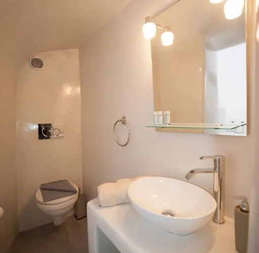 Lefteris Traditional