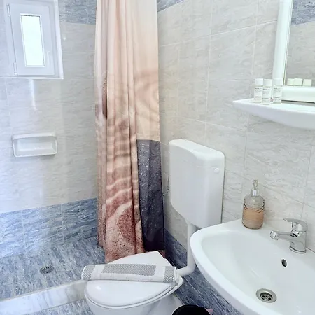 Lefteris Traditional 4*