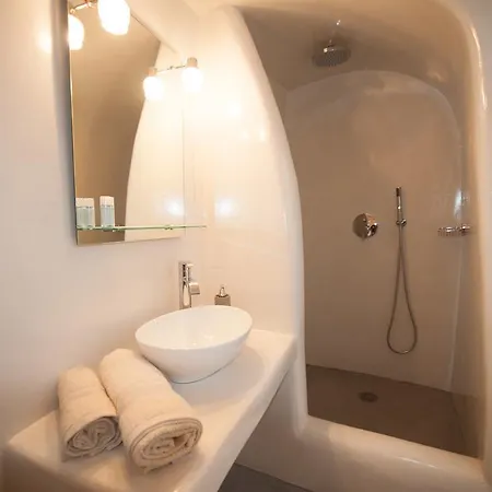 Lefteris Traditional 4*