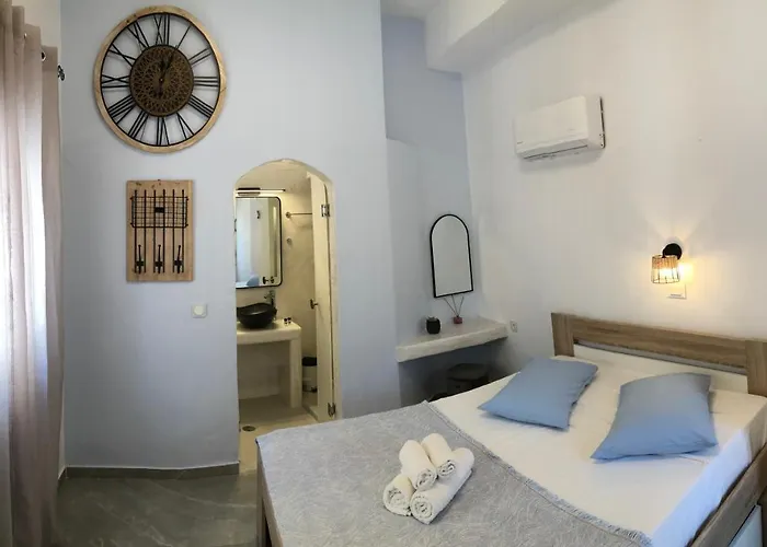 Lefteris Traditional Fira (Santorini)