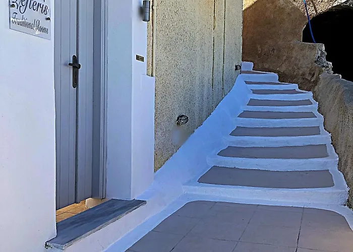 Lefteris Traditional