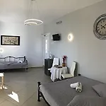 Pensionat Lefteris Traditional Fira (Santorini)