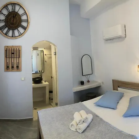 Lefteris Traditional Fira (Santorini)