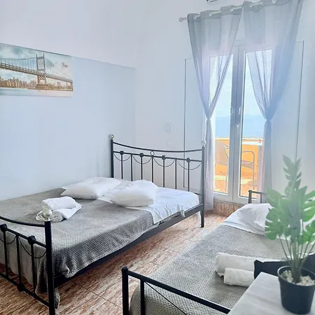 Lefteris Traditional Fira (Santorini)