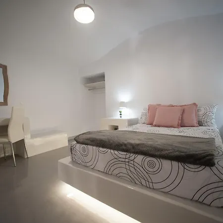 Guest house Lefteris Traditional Fira (Santorini)
