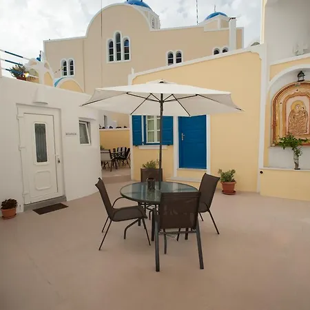 Lefteris Traditional Guest house Fira (Santorini)