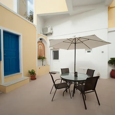 Lefteris Traditional Guest house Fira (Santorini)